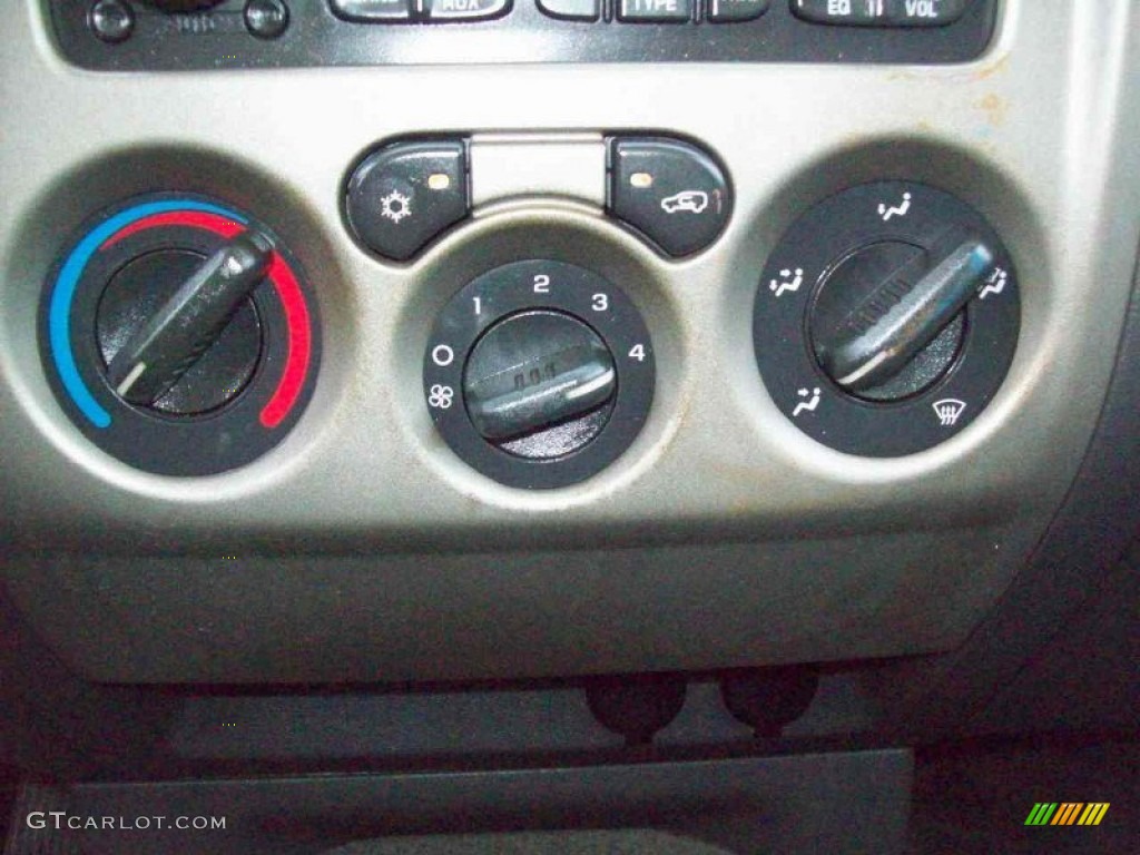 2005 Chevrolet Colorado Z71 Regular Cab 4x4 Controls Photos