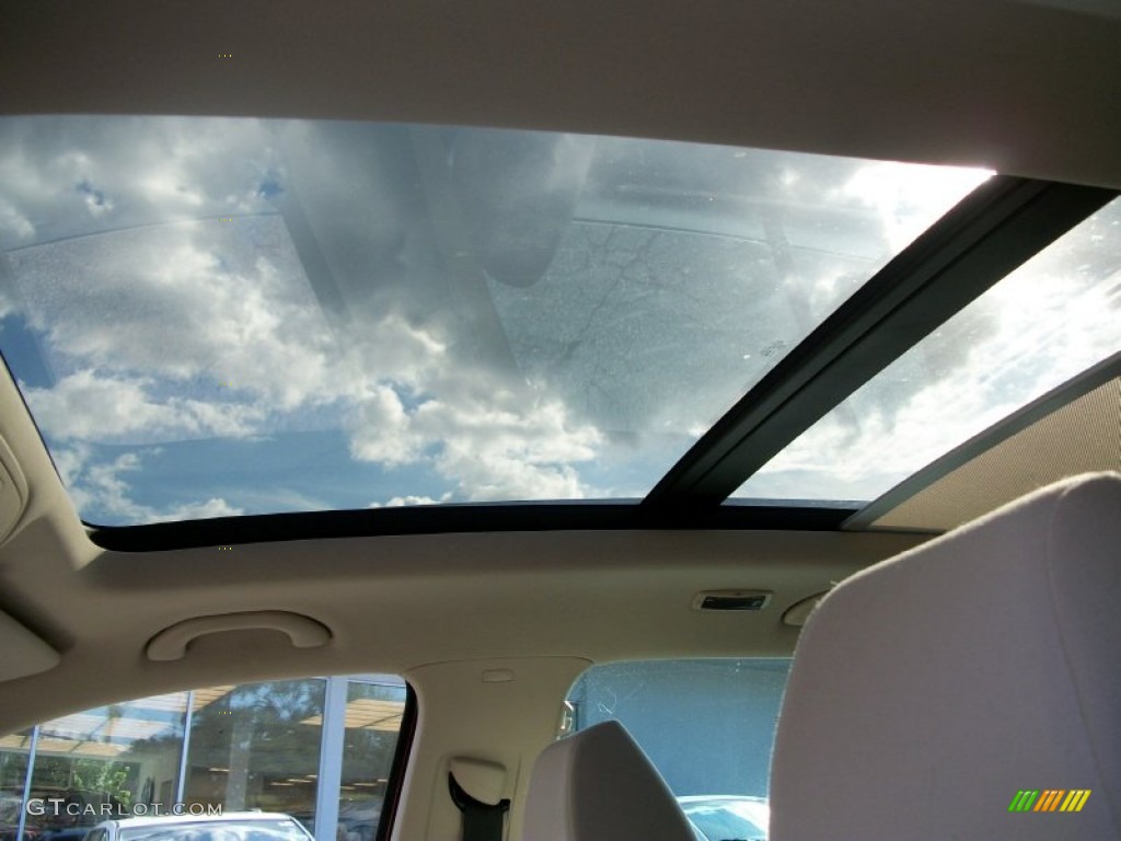 2009 Volkswagen Tiguan SE 4Motion Sunroof Photos