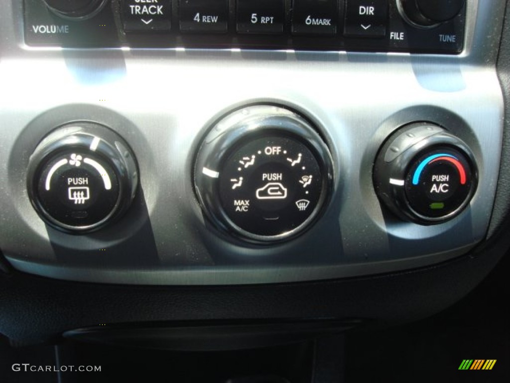 2007 Kia Sportage LX V6 Controls Photo #51253580