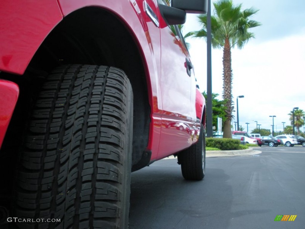 2005 F150 STX Regular Cab Flareside - Bright Red / Medium Flint Grey photo #11