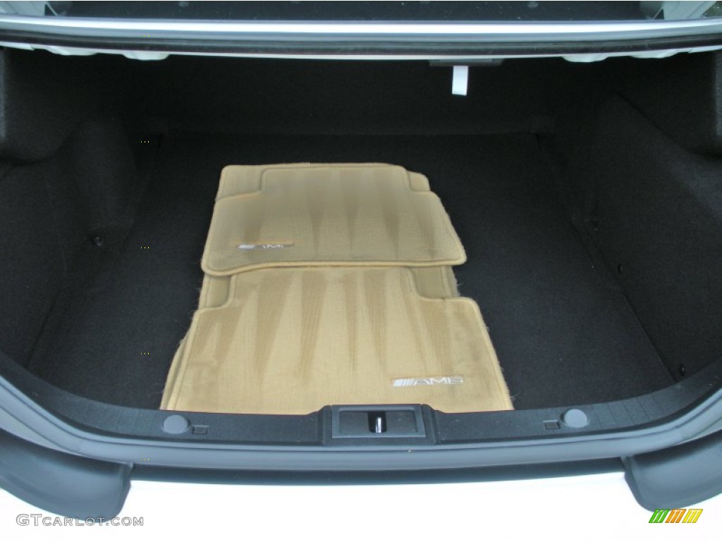 2010 Mercedes-Benz CLS 63 AMG Trunk Photos