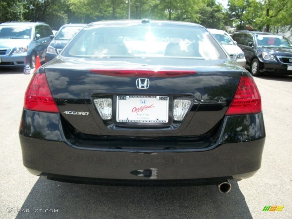 2006 Accord EX-L Sedan - Nighthawk Black Pearl / Ivory photo #15
