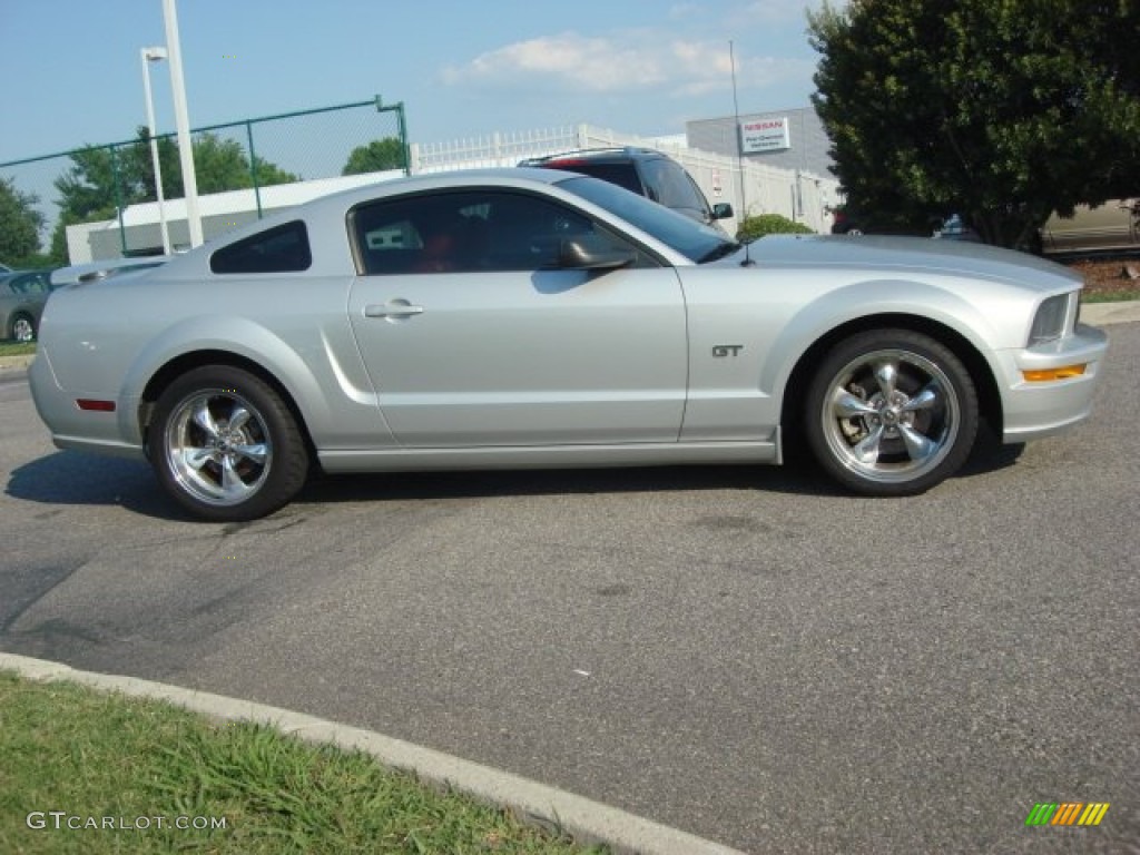 2005 Mustang GT Premium Coupe - Mineral Grey Metallic / Red Leather photo #2