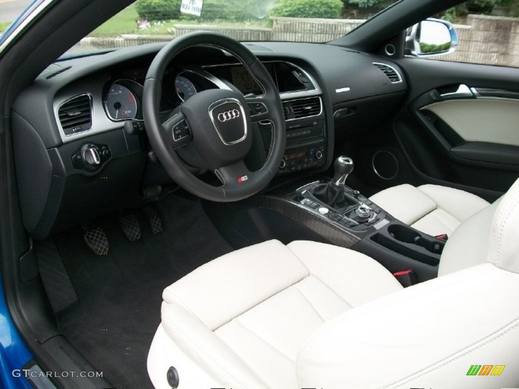 2009 Audi S5 4.2 quattro Pearl Silver Silk Nappa Leather Dashboard Photo #51264242