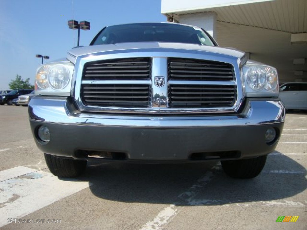 2005 Dakota SLT Club Cab - Bright Silver Metallic / Medium Slate Gray photo #8