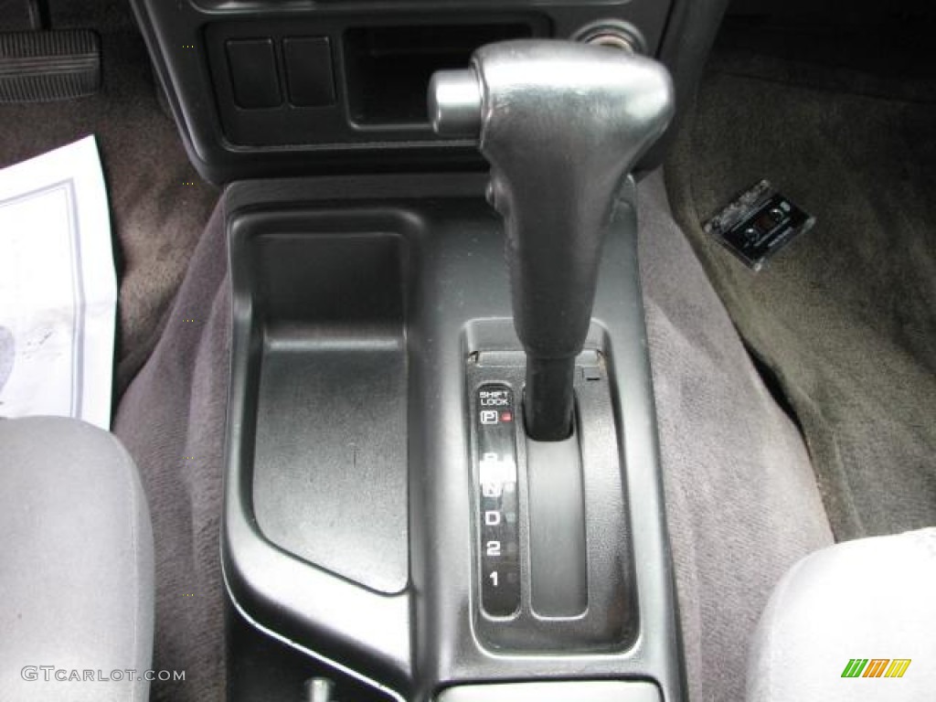 2002 Nissan Pathfinder SE Transmission Photos
