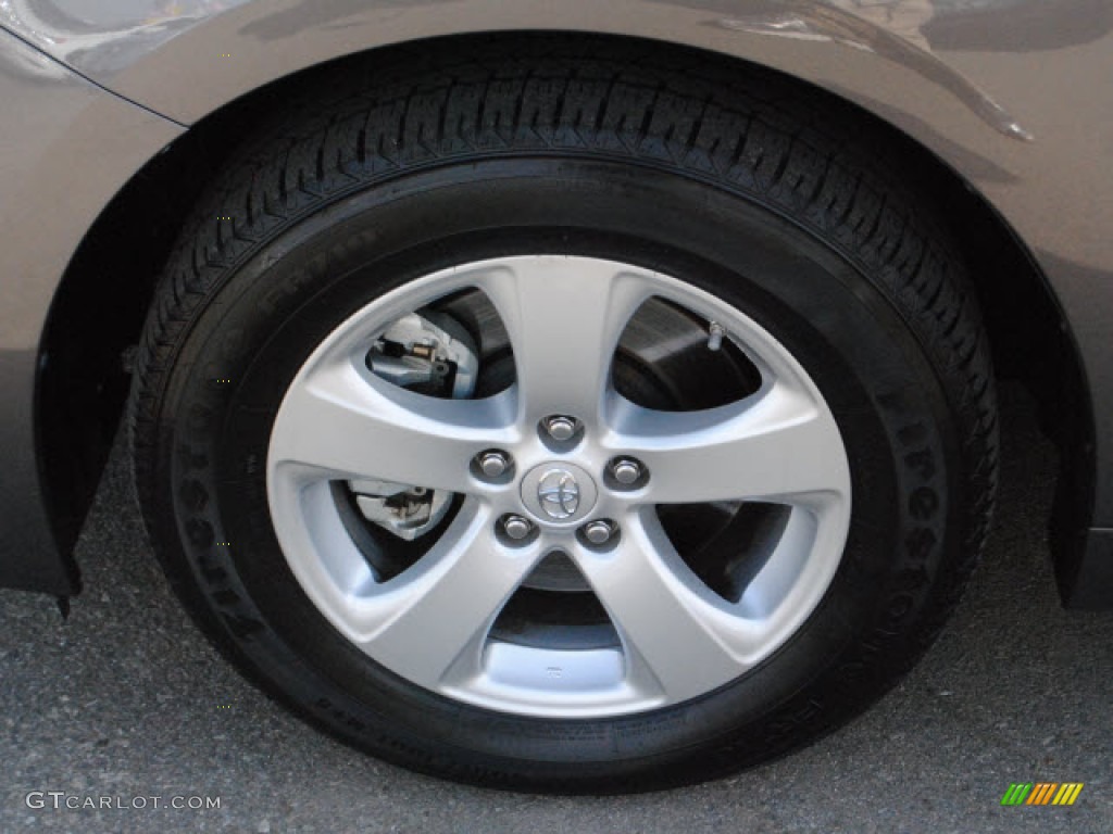 2011 Toyota Sienna LE Wheel Photo #51273169