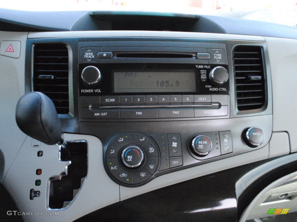 2011 Toyota Sienna LE Controls Photo #51273262