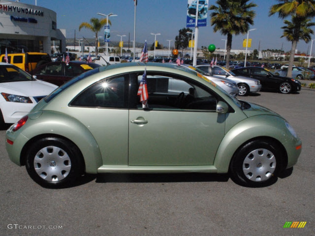 Gecko Green Metallic 2010 Volkswagen New Beetle 2.5 Coupe Exterior Photo #51276964