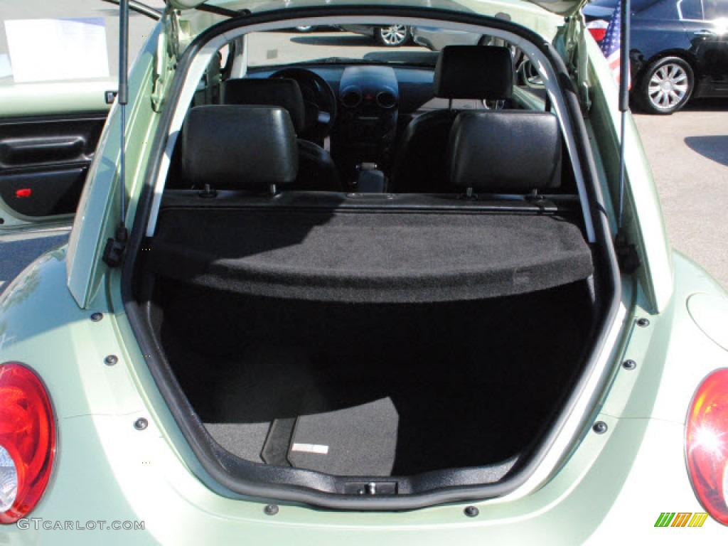 2010 Volkswagen New Beetle 2.5 Coupe Trunk Photo #51277225