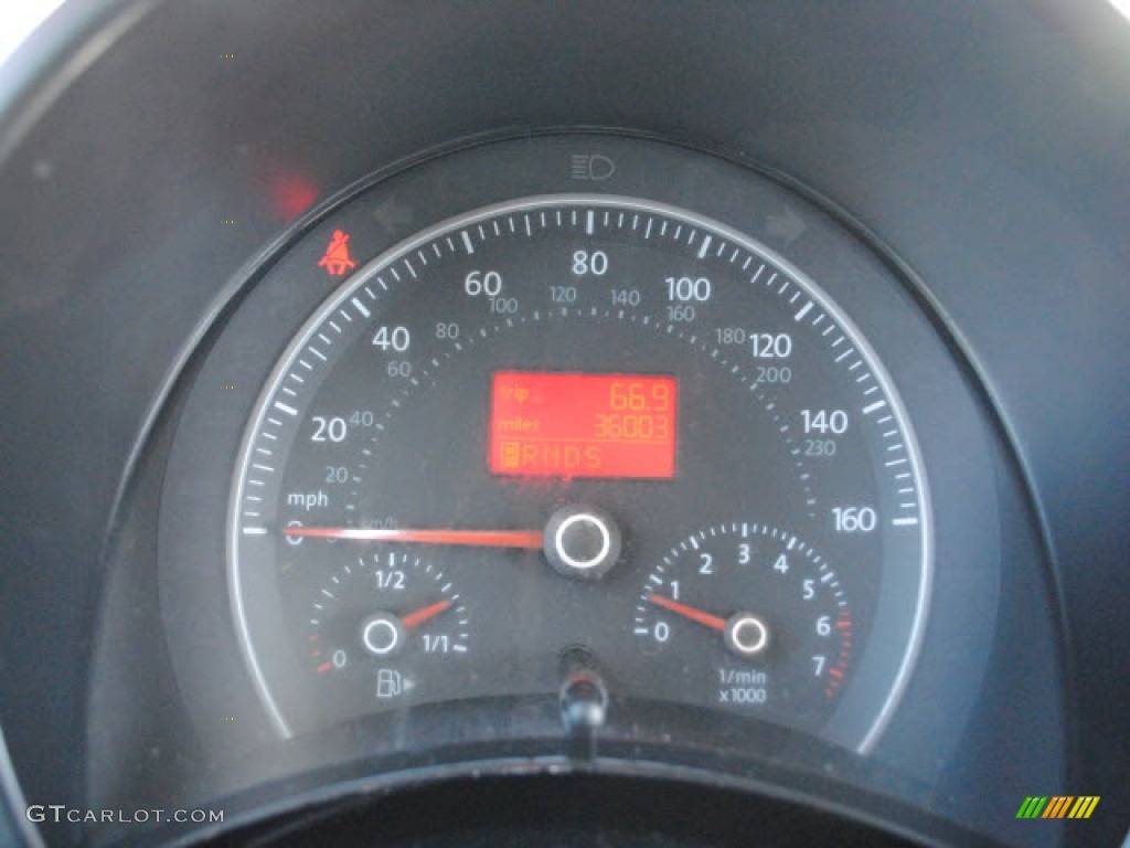 2010 Volkswagen New Beetle 2.5 Coupe Gauges Photo #51277345