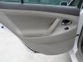 Super White - Camry LE Photo No. 36