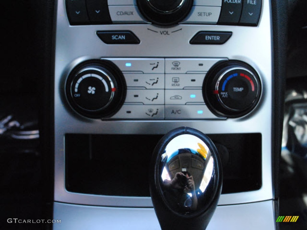 2010 Hyundai Genesis Coupe 2.0T Controls Photo #51282448