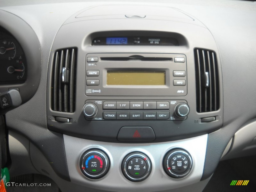 2007 Hyundai Elantra GLS Sedan Controls Photo #51283468