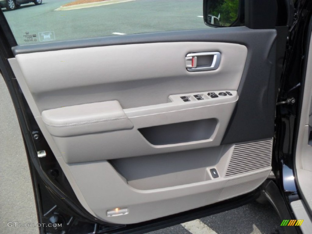 2009 Honda Pilot EX-L Door Panel Photos