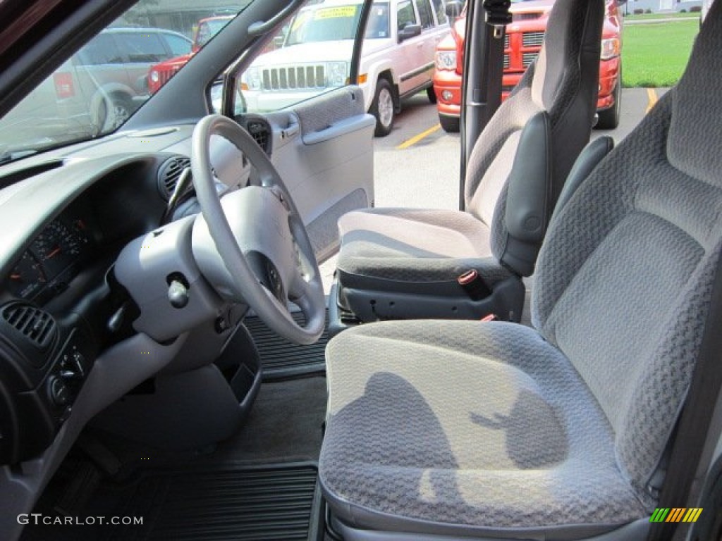 1999 Grand Voyager SE - Deep Cranberry Pearl / Mist Gray photo #10