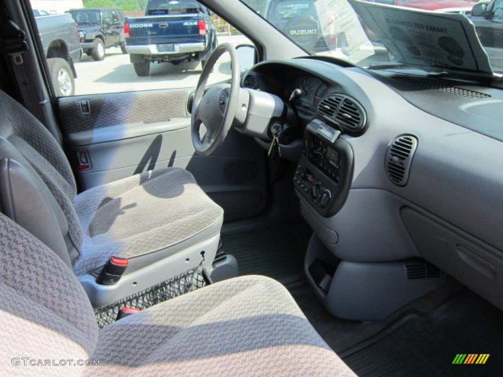 1999 Grand Voyager SE - Deep Cranberry Pearl / Mist Gray photo #19