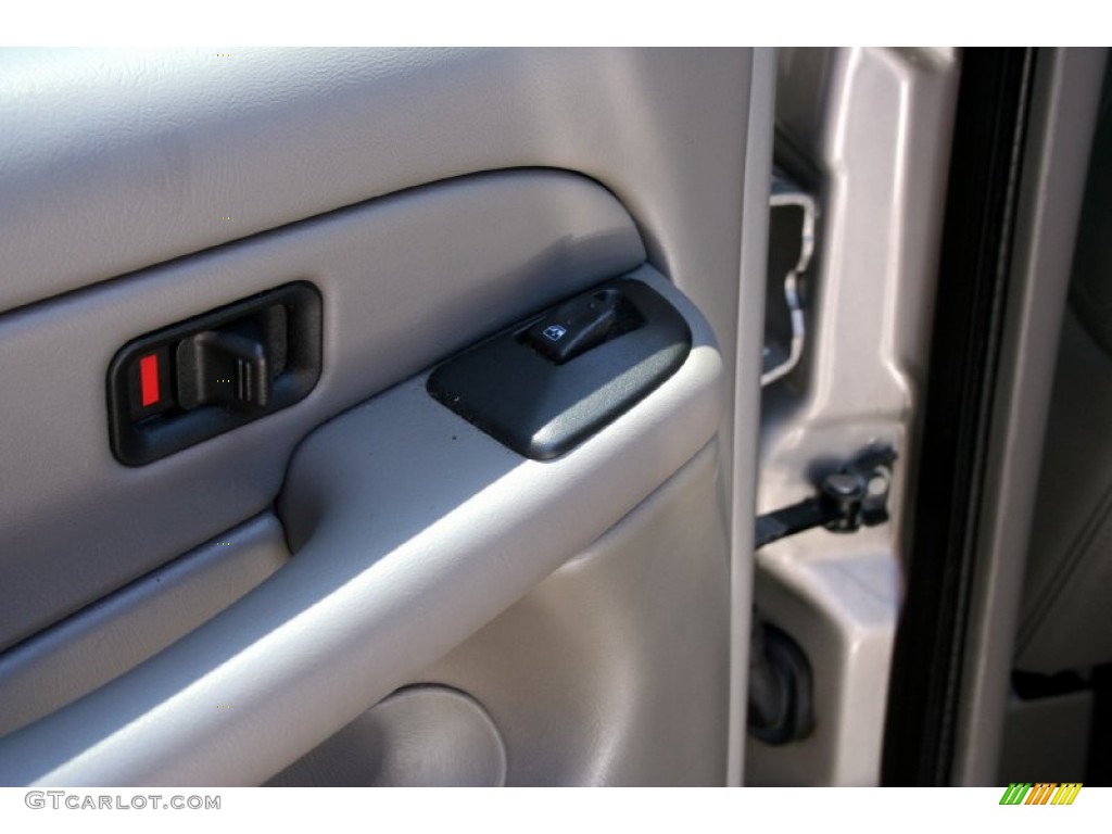 2004 Yukon SLT 4x4 - Silver Birch Metallic / Pewter/Dark Pewter photo #33