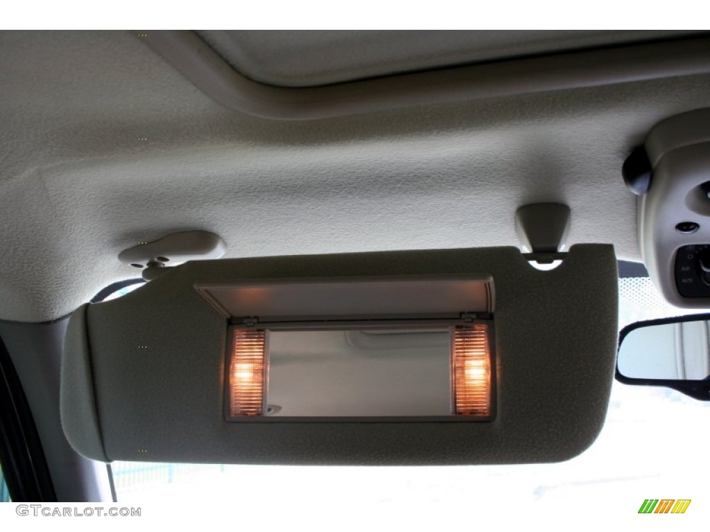 2004 Yukon SLT 4x4 - Silver Birch Metallic / Pewter/Dark Pewter photo #53