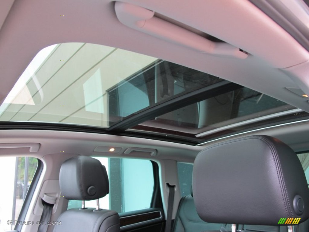 2011 Volkswagen Touareg TDI Lux 4XMotion Sunroof Photo #51305026