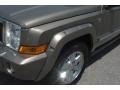 Light Khaki Metallic - Commander Limited 4x4 Photo No. 3