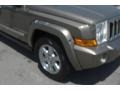 2006 Light Khaki Metallic Jeep Commander Limited 4x4  photo #49