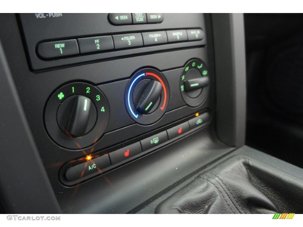 2009 Ford Mustang GT Premium Coupe Controls Photo #51310024