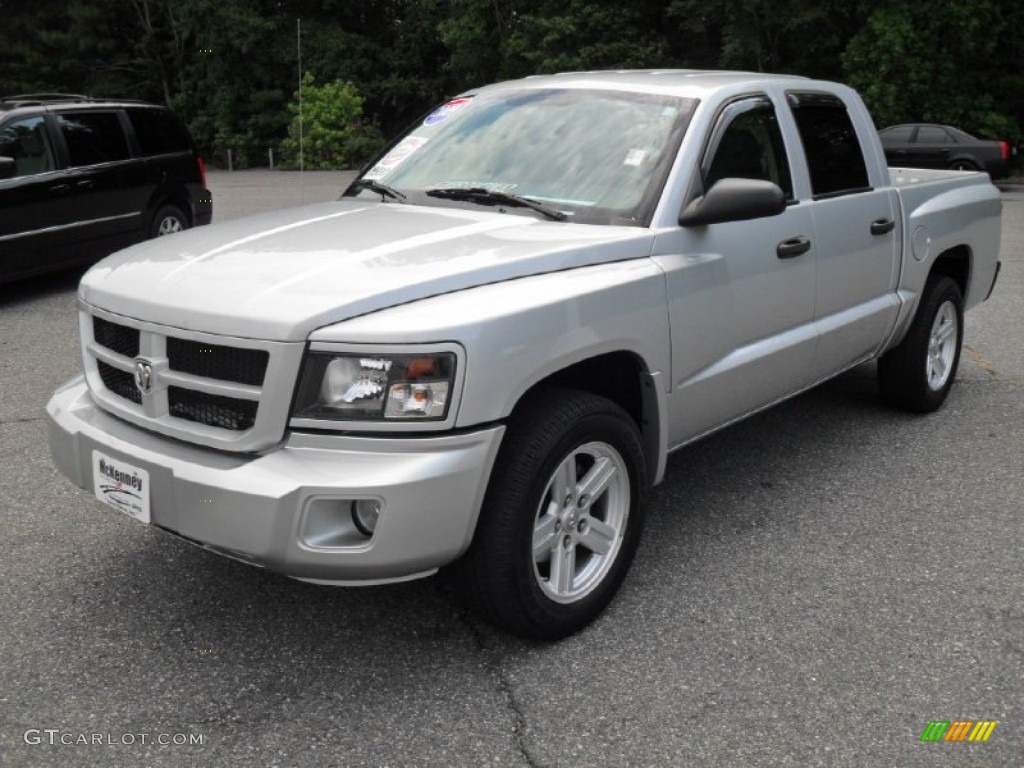 2009 Dakota Big Horn Crew Cab - Bright Silver Metallic / Dark Slate Gray/Medium Slate Gray photo #1