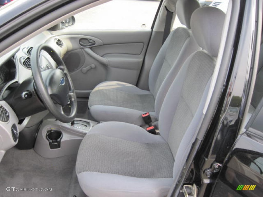 2004 Focus LX Sedan - Pitch Black / Medium Graphite photo #6