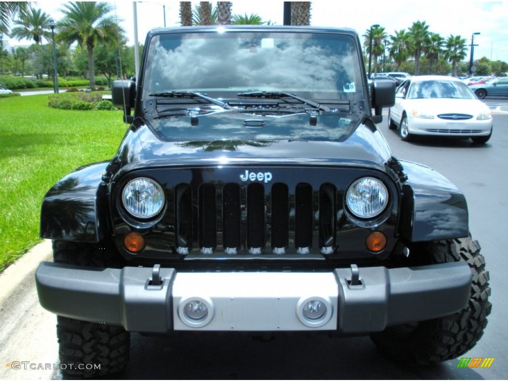 2011 Wrangler Sahara 4x4 - Black / Black photo #3