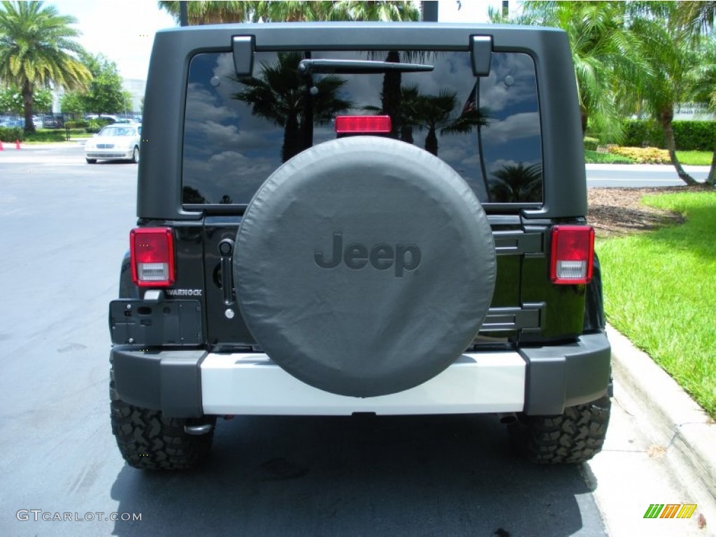 2011 Wrangler Sahara 4x4 - Black / Black photo #7