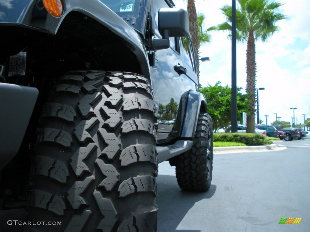 2011 Wrangler Sahara 4x4 - Black / Black photo #11