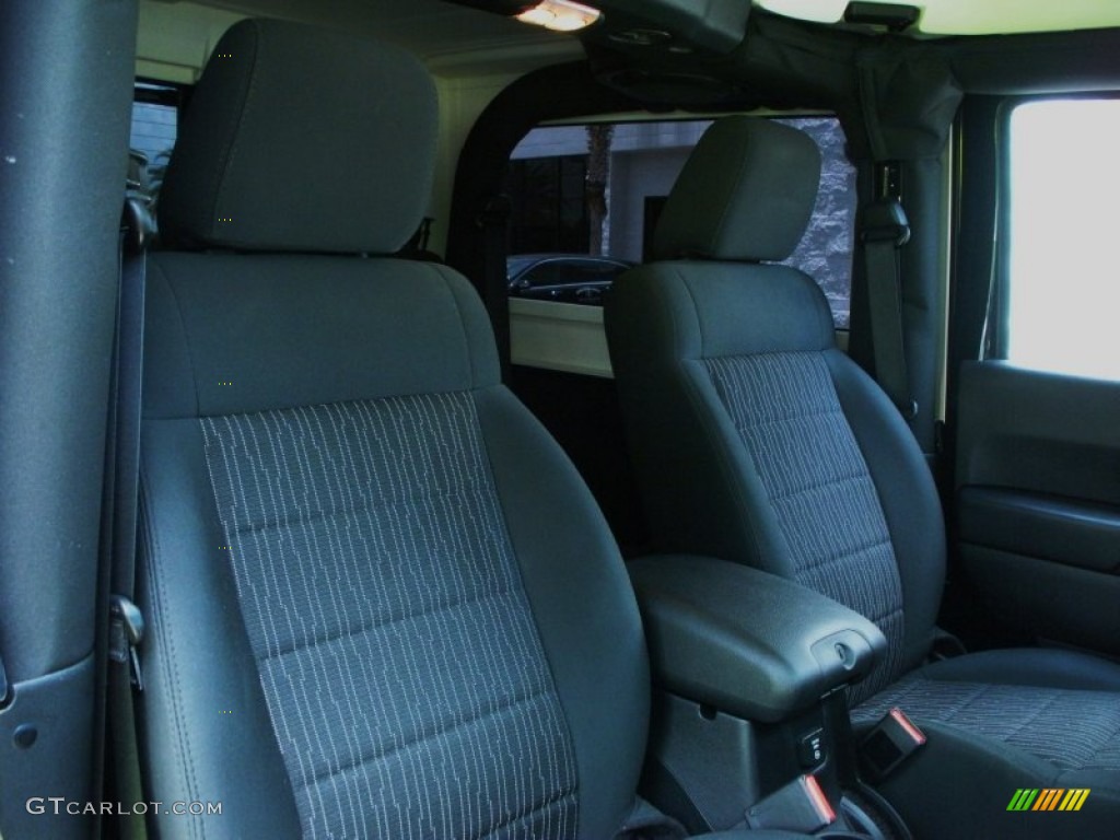 2011 Wrangler Sahara 4x4 - Black / Black photo #16