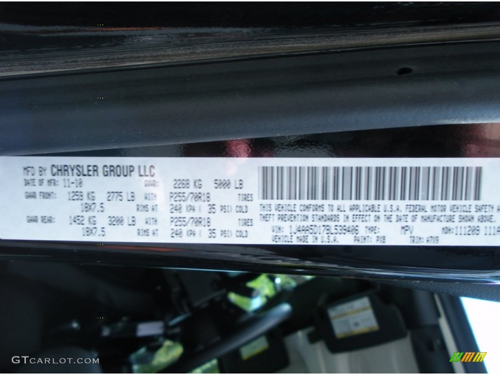 2011 Wrangler Sahara 4x4 - Black / Black photo #30