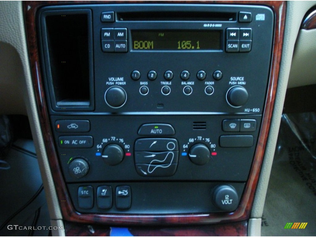 2005 Volvo S60 2.5T Controls Photos