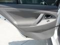 Super White - Camry  Photo No. 19