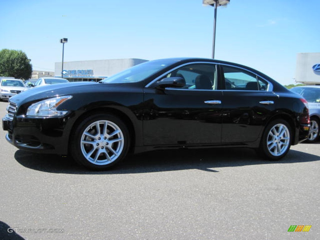 Super Black Nissan Maxima