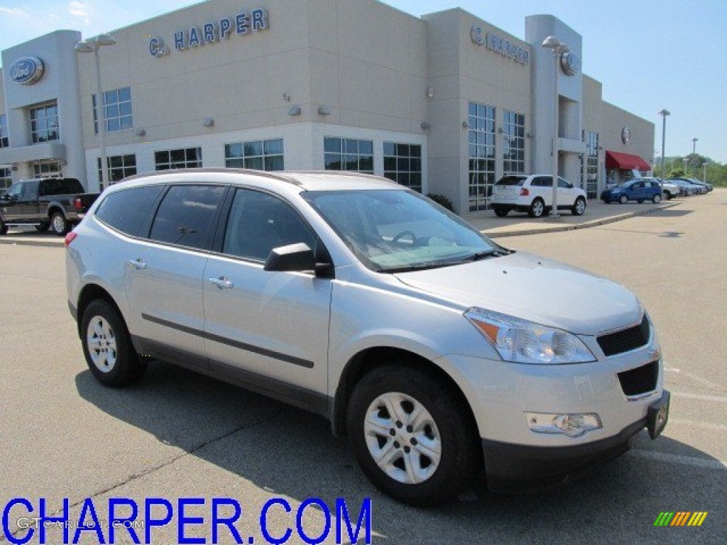 2011 Traverse LS AWD - Silver Ice Metallic / Dark Gray/Light Gray photo #1