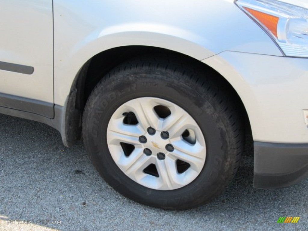 2011 Traverse LS AWD - Silver Ice Metallic / Dark Gray/Light Gray photo #3