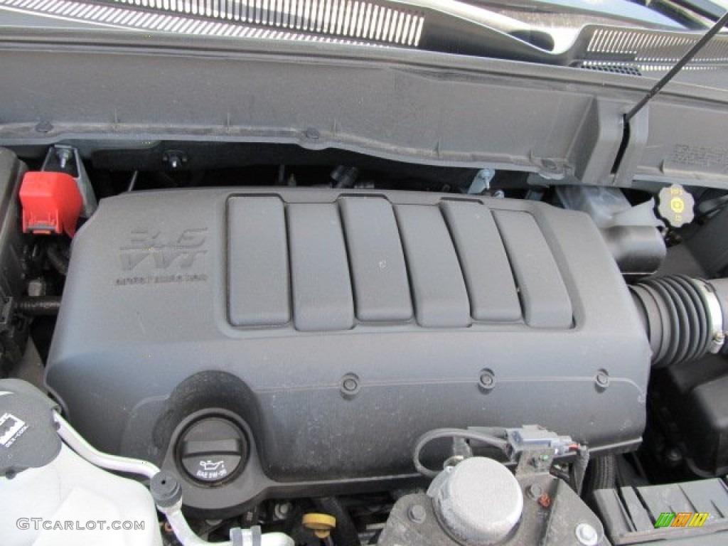 2011 Traverse LS AWD - Silver Ice Metallic / Dark Gray/Light Gray photo #9