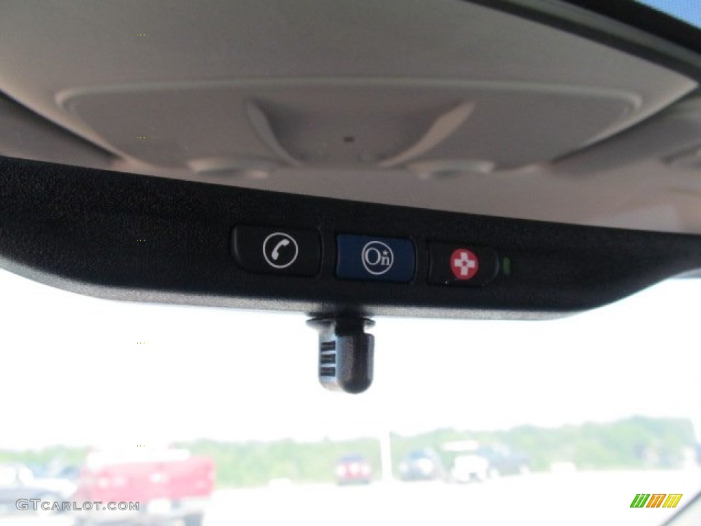 2011 Traverse LS AWD - Silver Ice Metallic / Dark Gray/Light Gray photo #15