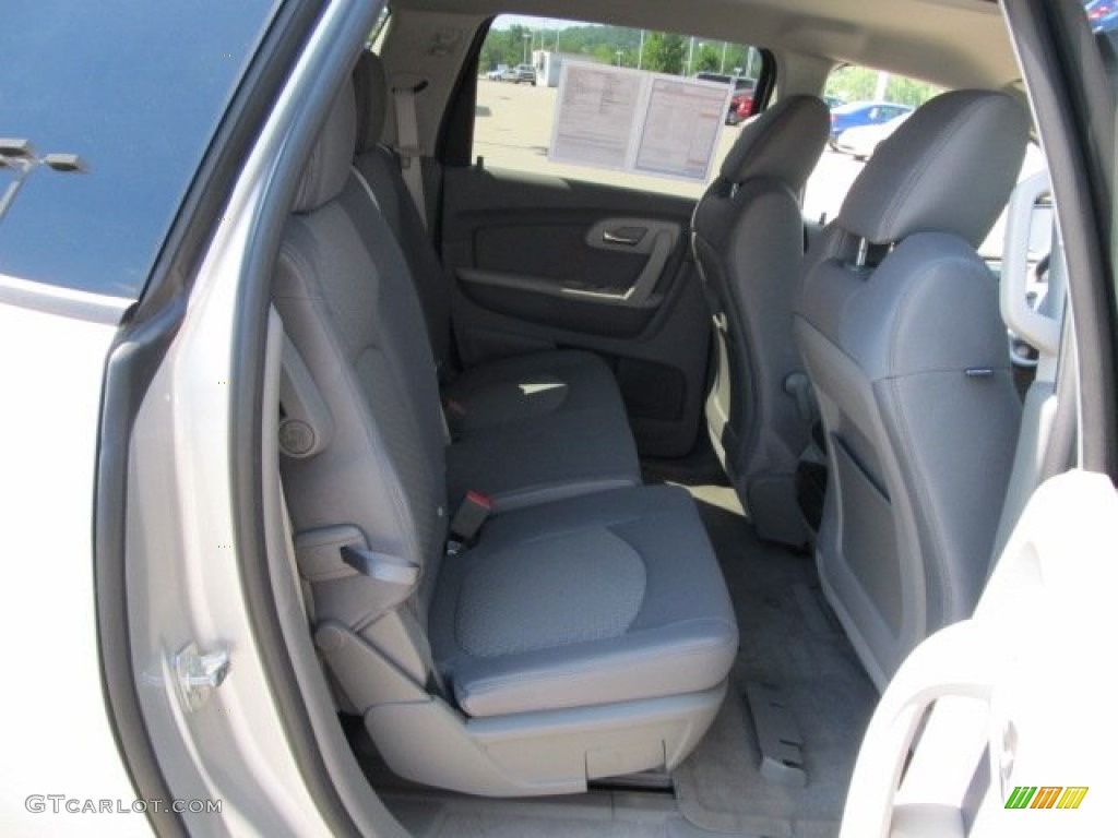 2011 Traverse LS AWD - Silver Ice Metallic / Dark Gray/Light Gray photo #20