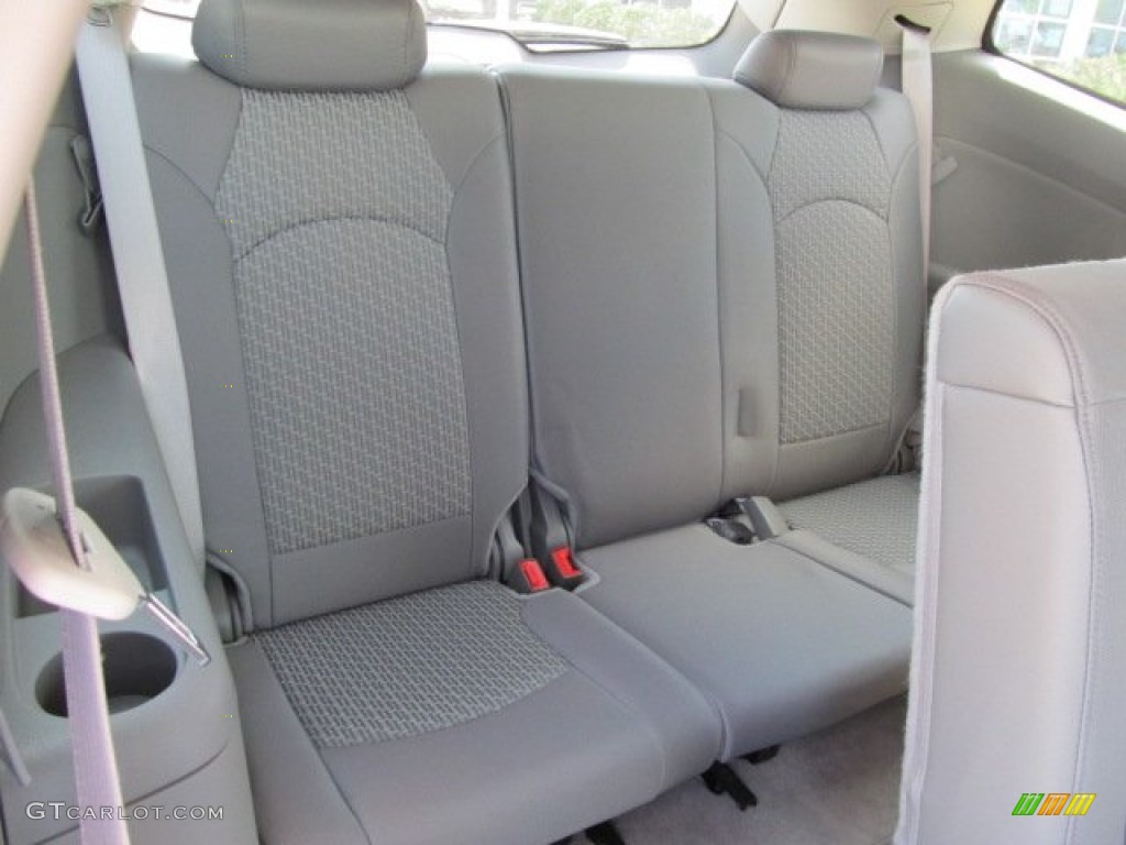 2011 Traverse LS AWD - Silver Ice Metallic / Dark Gray/Light Gray photo #21