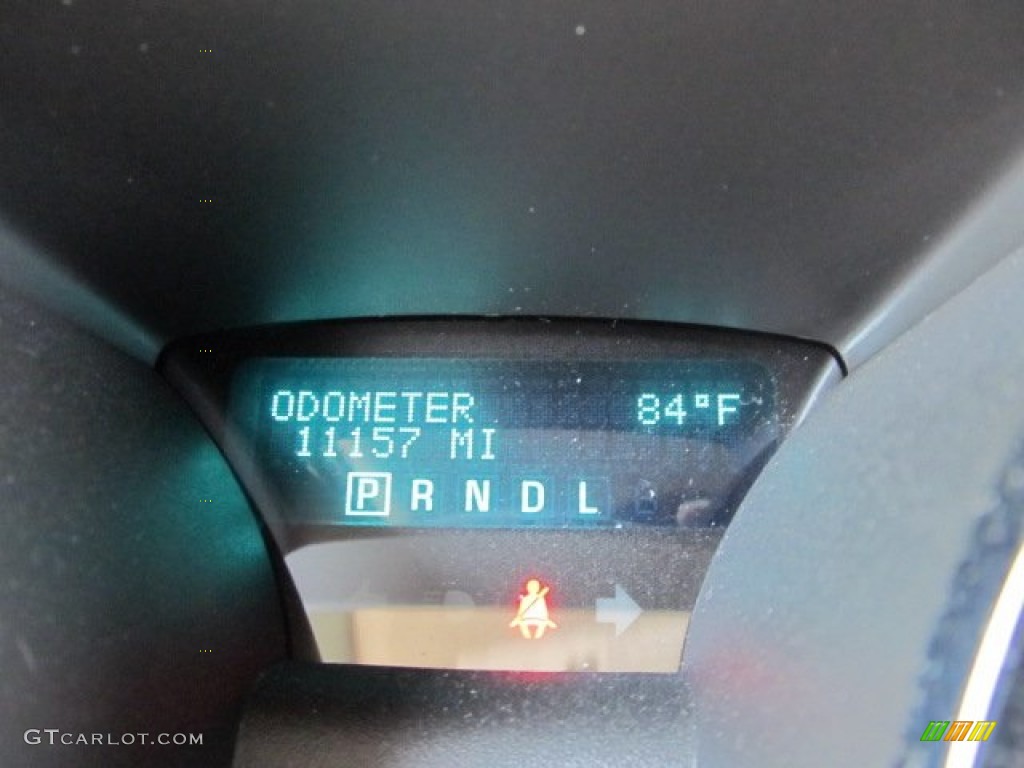 2011 Traverse LS AWD - Silver Ice Metallic / Dark Gray/Light Gray photo #25