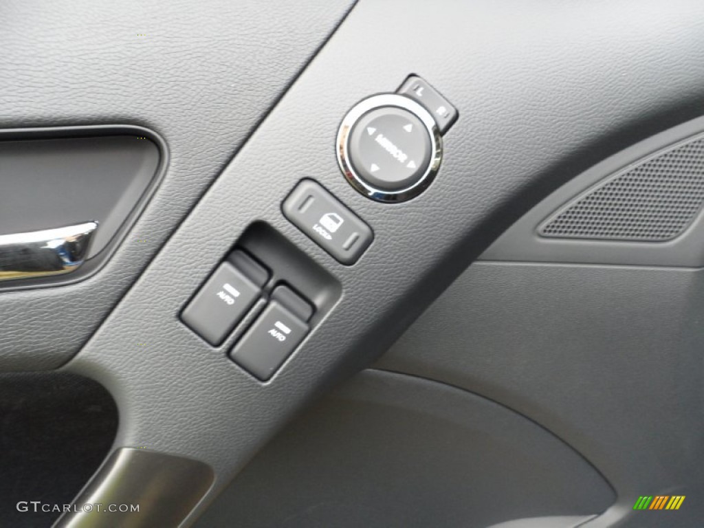 2011 Hyundai Genesis Coupe 2.0T Premium Controls Photo #51318472