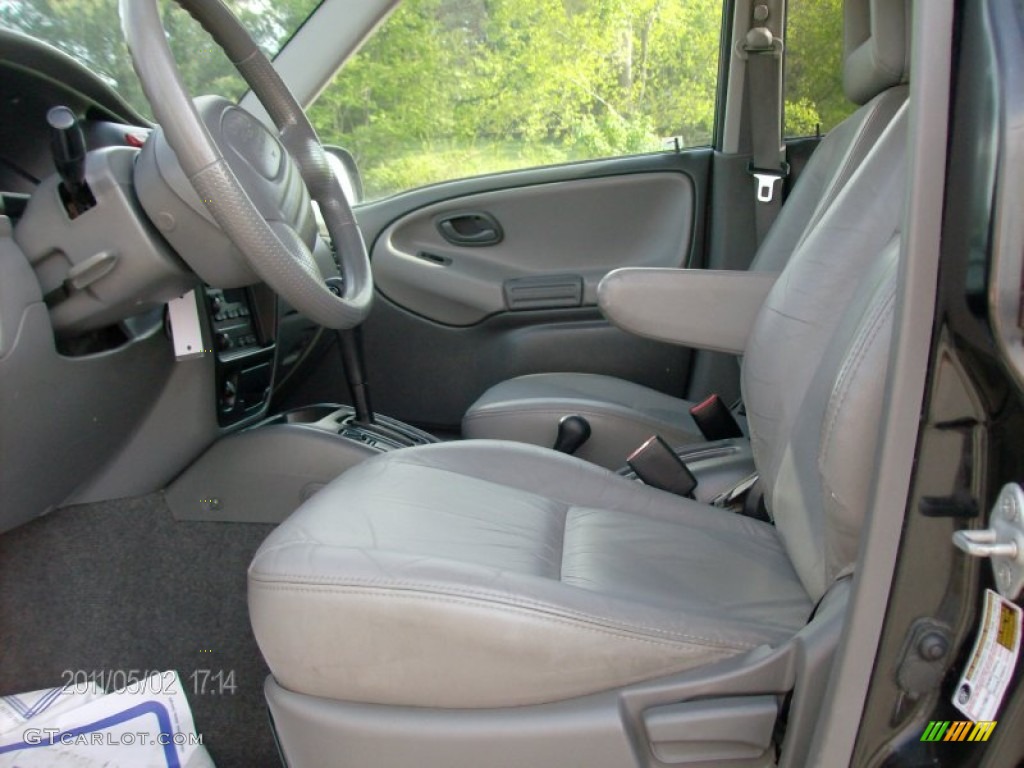 Medium Gray Interior 2004 Chevrolet Tracker LT 4WD Photo #51318478