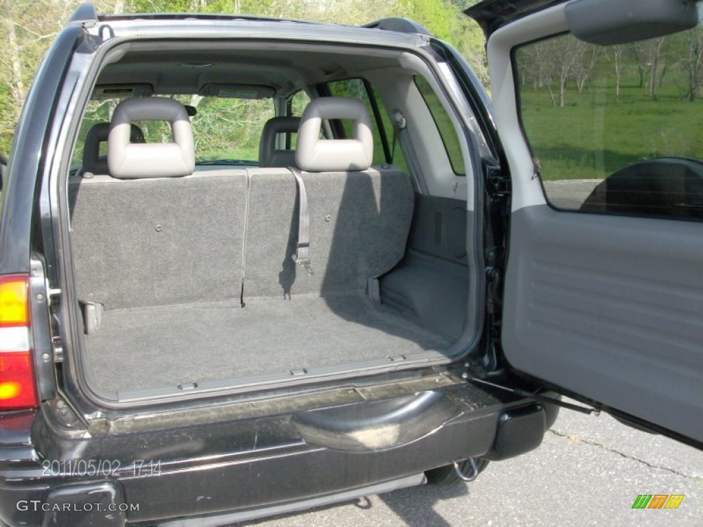 2004 Tracker LT 4WD - Black / Medium Gray photo #14