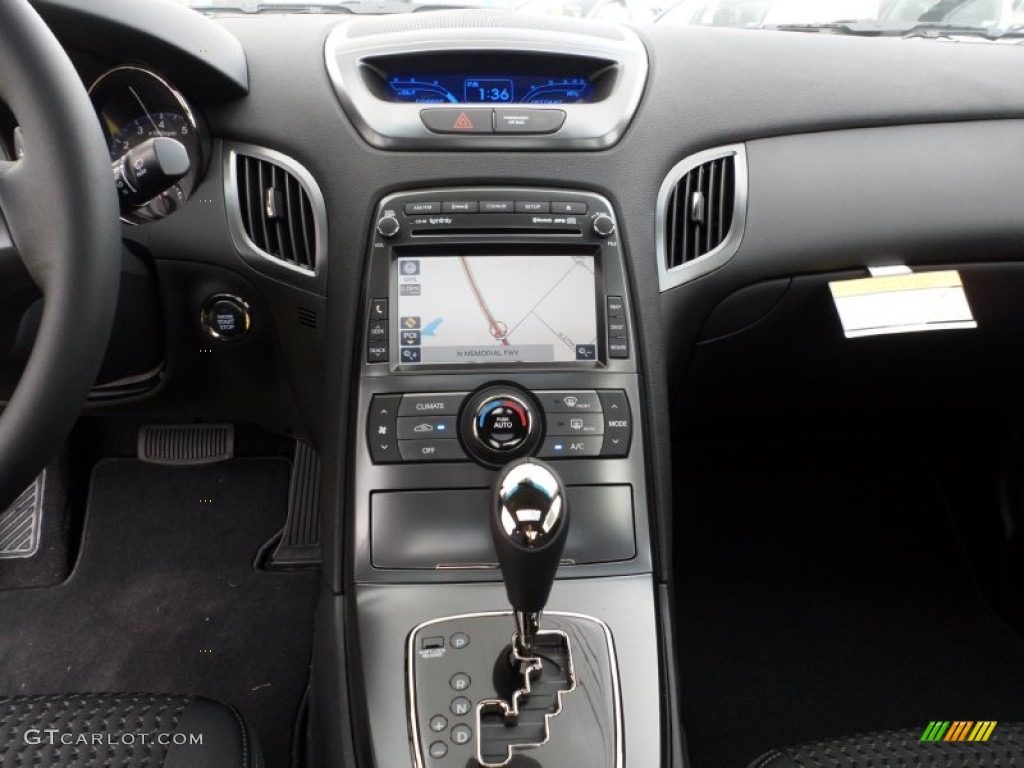 2011 Hyundai Genesis Coupe 2.0T Premium Controls Photo #51318562