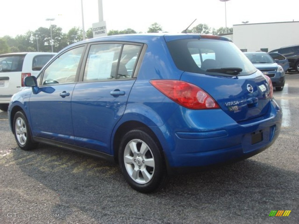 2008 Versa 1.8 S Hatchback - Sapphire Blue / Charcoal photo #4
