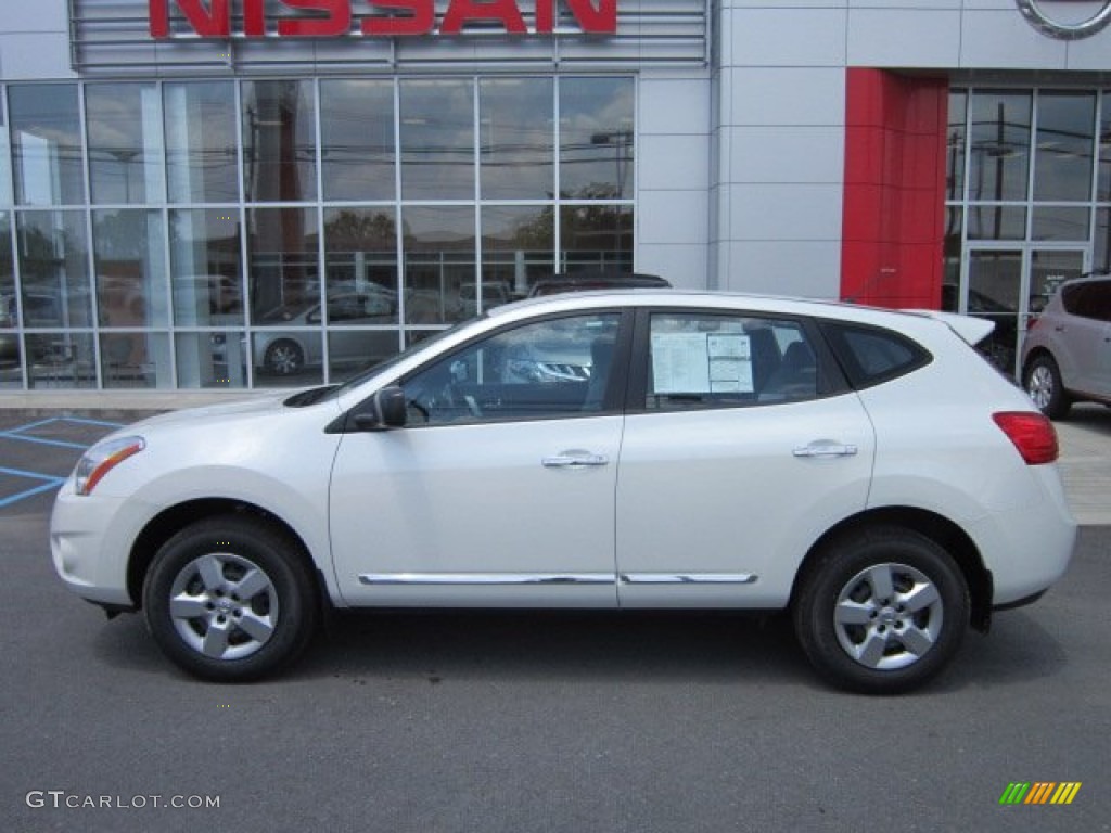 2011 Rogue S AWD - Pearl White / Gray photo #2